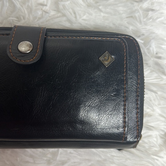 Pola Convenience Wallet - Picture 7 of 8